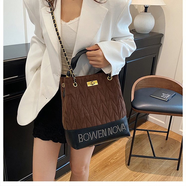 PU Bucket Bag with Magnetic Closure and Spliced Design – 2025 Autumn Handbag Shoulder Crossbody Bag